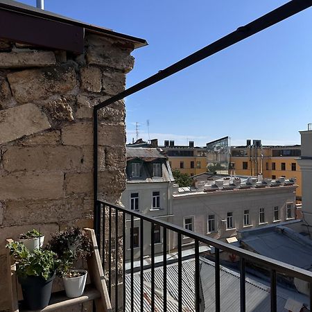 White Door Apartments Heart Of Odessa 1 Dış mekan fotoğraf